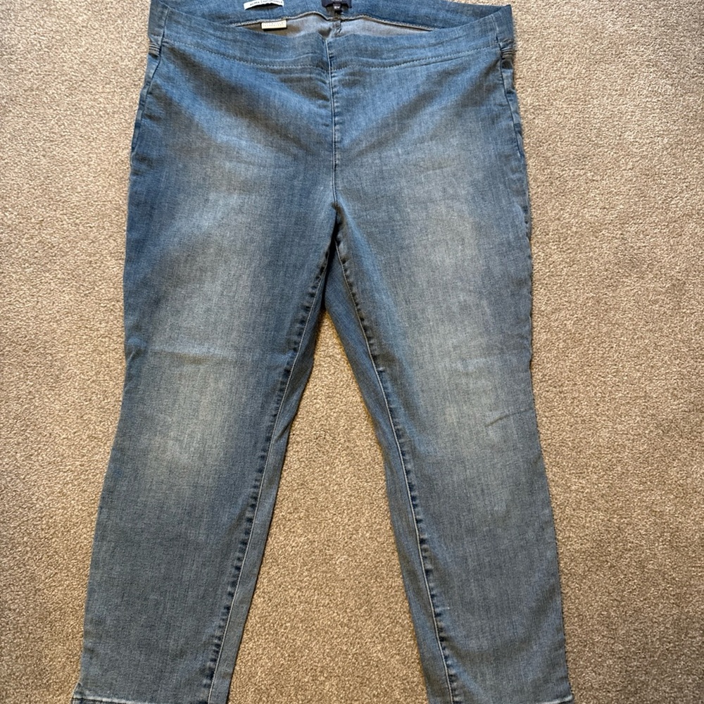 NYDJ plus Size Light Blue Pull-On Ankle Jeans